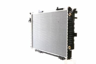 Radiators, Motora dzesēšanas sistēma MAHLE CR 318 000S 8