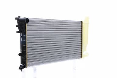 Radiators, Motora dzesēšanas sistēma MAHLE CR 2206 000S 10